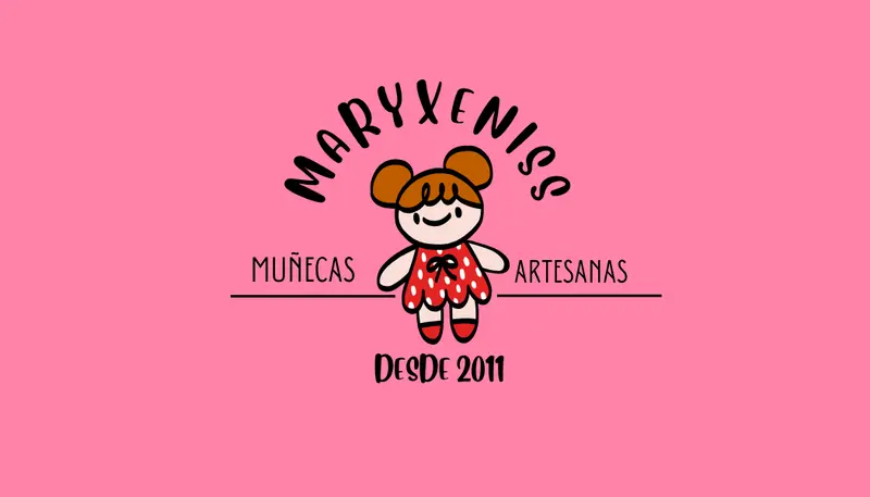 Cartel de presentaci&oacute;n de la tienda Maryxeniss: ilustraci&oacute;n de mu&ntilde;eca con dos mo&ntilde;os y vestido rojo de lunares.