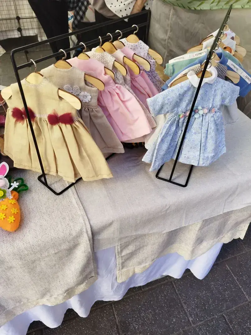 Feria Artesan&iacute;a Les Corts calle Joan G&uuml;ell (Barcelona) d&iacute;a 3 octubre 2026